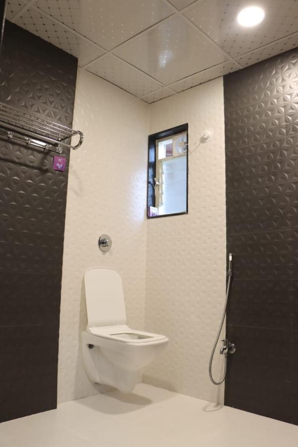 Pawan Executive Tuljapur Exterior foto