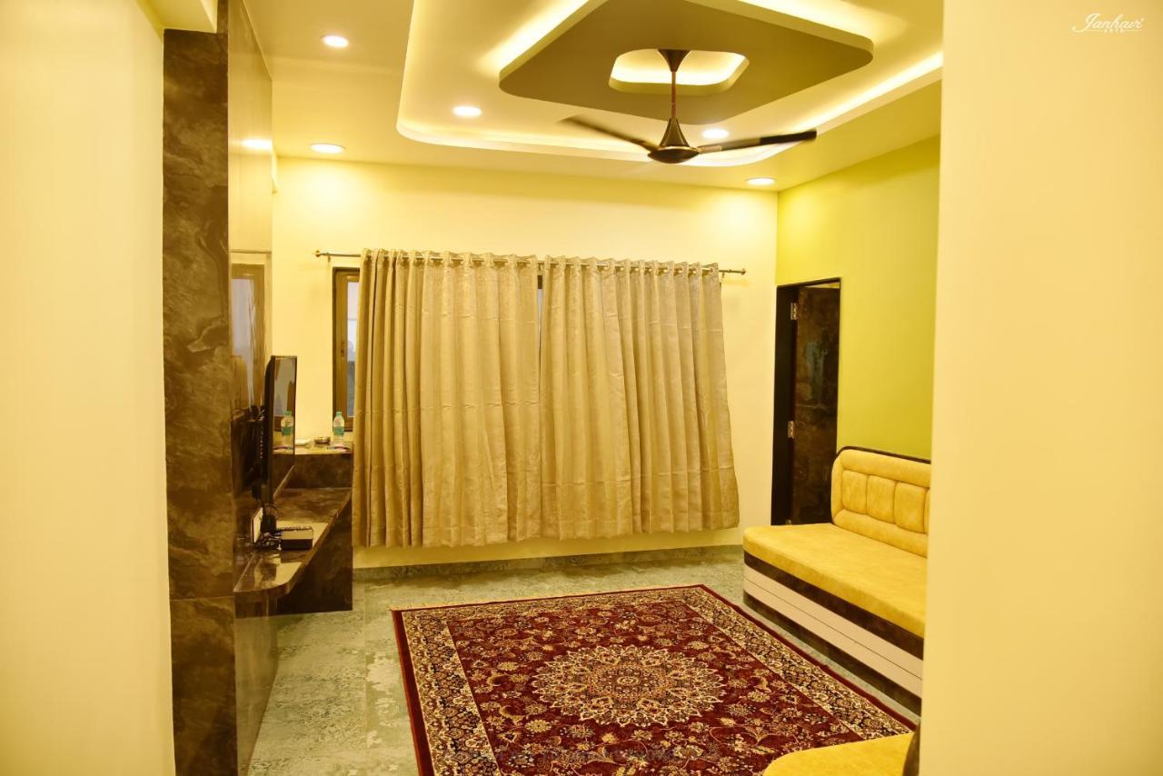 Pawan Executive Tuljapur Exterior foto